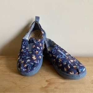 Toddler Toms Slip-On Shoes Size 6